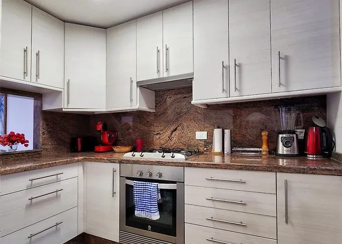 Beautiful House With Mountain And Ocean View Appartement