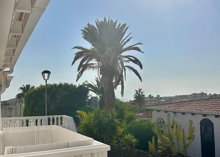 Апартаменти Beautiful House With Mountain And Ocean View *